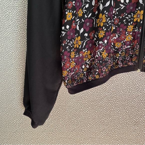 XL Maurice’s Floral Zipper Jacket - Picture 3 of 8